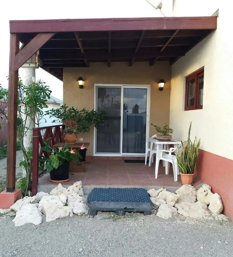 Tropical Studio Apartment Palm Beach