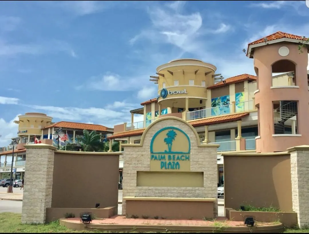 Tropical Studio Apartment Palm Beach